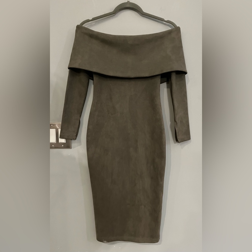 AKIRA OLIVE GREEN SUEDE OFF THE SHOULDER BODYCON MIDI DEESS